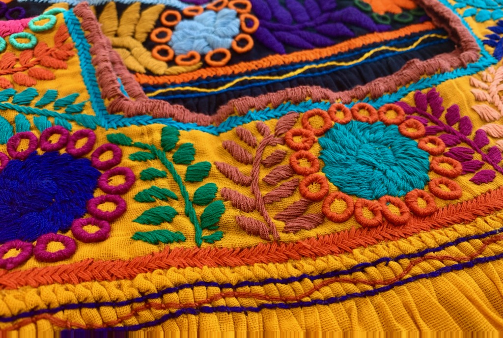 日本正式代理店 メキシコ アグアカテナンゴ村 手刺繍 ブラウス